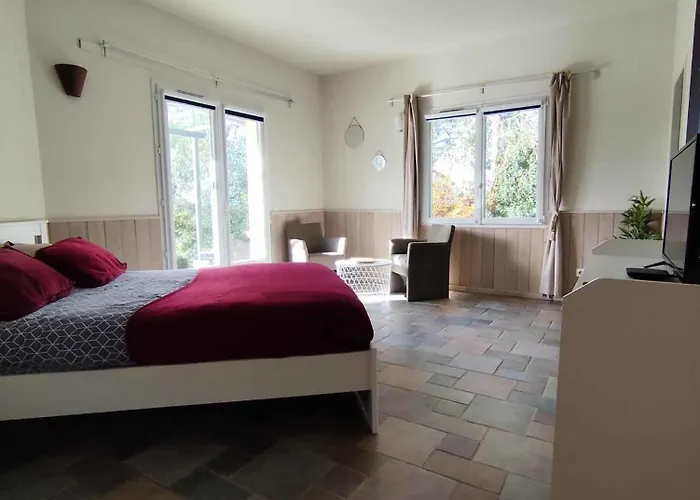 Le Clos Mirélie Hébergement de vacances *